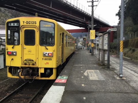 黄色の一両列車
